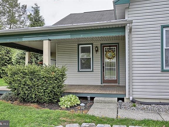 3rd image of 978 Thompson Ave