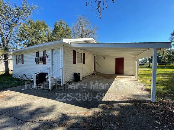 3rd image of 1208 N Willow St