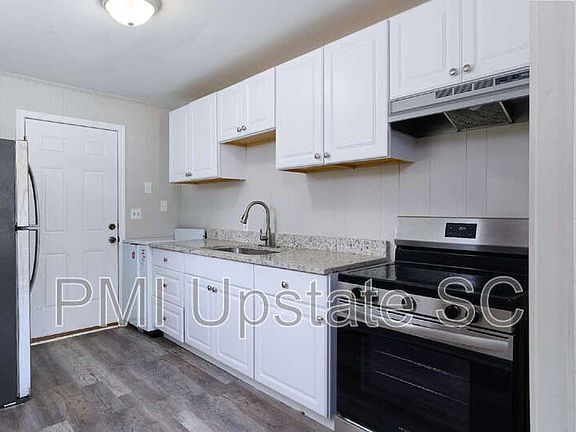 2nd image of 700 Brook St APT 3