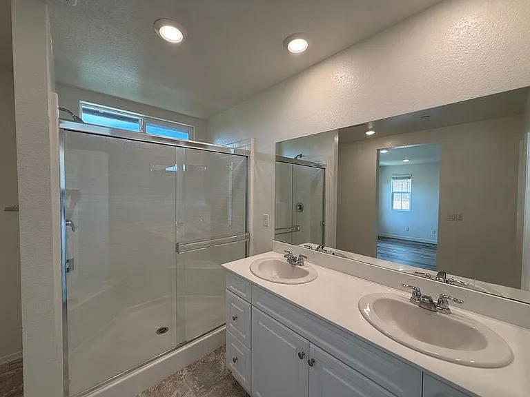 24159 Verin St — Photo 7