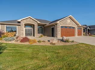 1221 Community Loop, Bismarck, ND 58503