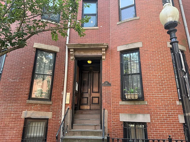 88 W Springfield St #4 — Photo 2