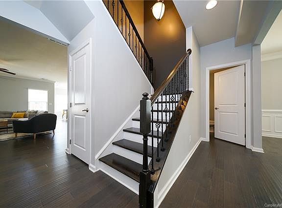 5th image of 2088 Vixon Ln