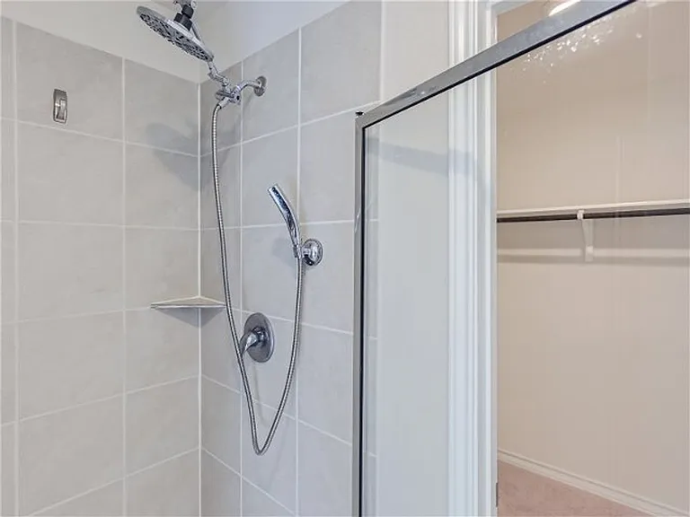 9811 Bratten Rise — Photo 17