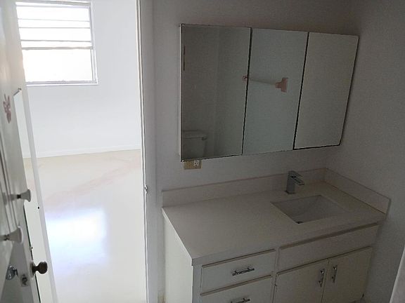 5th image of 10090 NW 80th Ct APT 1558