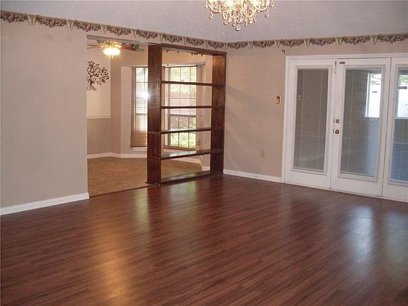 4th image of 2410 Havenwood Dr