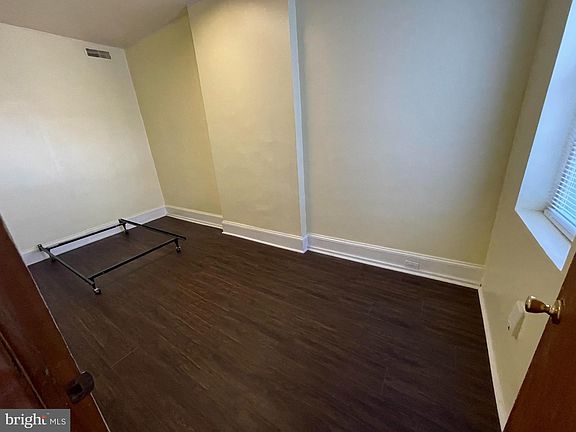 5th image of 413 E Girard Ave Floor 2