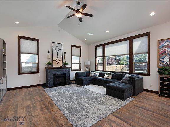 5th image of 4152 Annie St