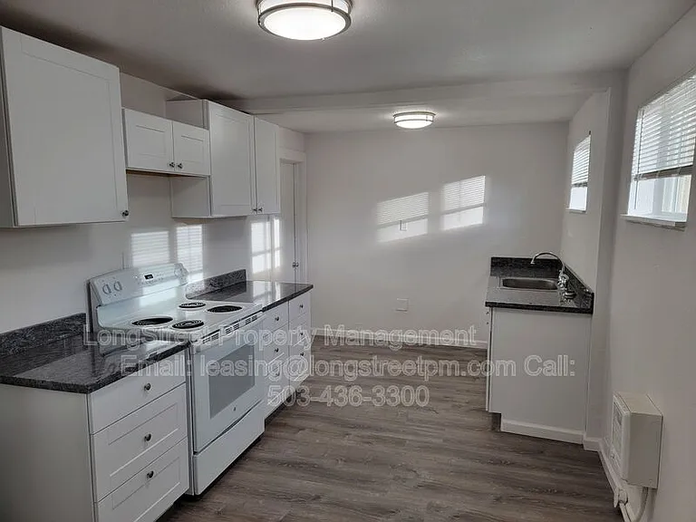 205 NW Kings Blvd #1 — Photo 2