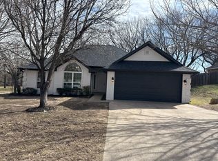 101 King Arthur Ct, Weatherford, TX 76086