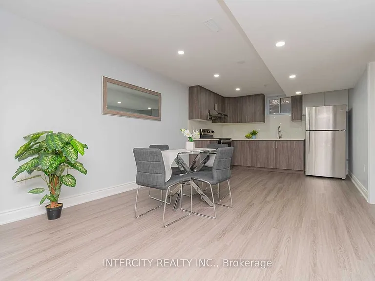 781 Drury Ln — Photo 25
