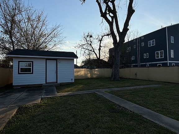 Detached office
