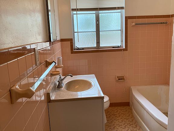 3rd image of 5504 15th Ave S