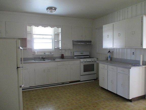3rd image of 1500 Unaka Ave E