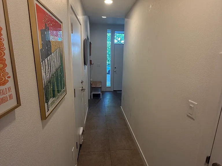 1612 SE Claybourne St — Photo 12