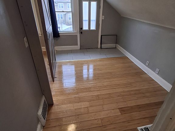 3rd image of 3918 Fremont Ave N #1