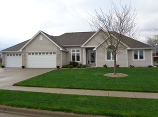 1609 Arnold Palmer Lane, Elk Point, SD 57025