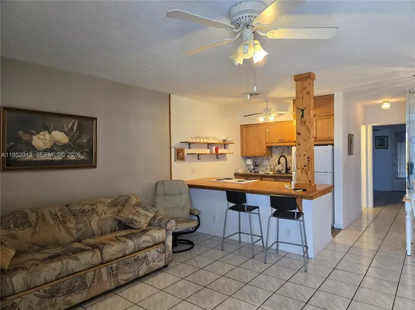 820 SW 11th Ave APT 16B, Hallandale, FL 33009