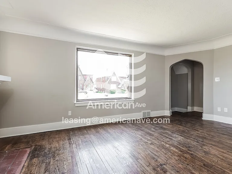1482147_004_living_room_13701456.jpg