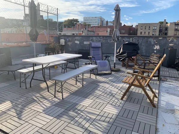 138 Edgecombe Avenue image 8 of 11