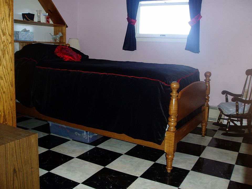 2nd image of 514 Old Sharon Rd
