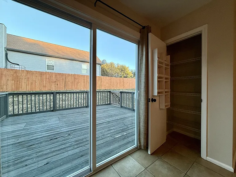 5801 Labrador Ln — Photo 14