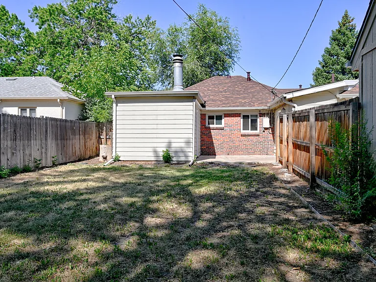 1054 Leyden St — Photo 24