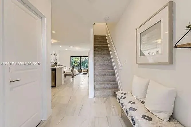142 SE 5th Ct — Photo 5