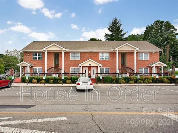 59 Mulberry St #103, Clyde, NC 28721