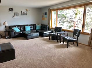 1505 Sunset Dr, Pierre, SD 57501