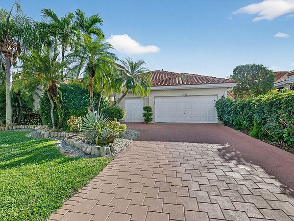 2nd image of 7450 Campo Florido