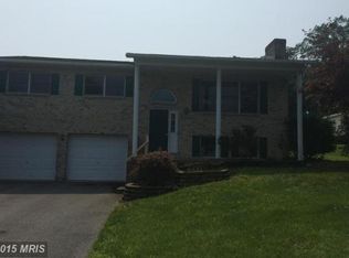 1690 Elizabeth Dr, Chambersburg, PA 17202