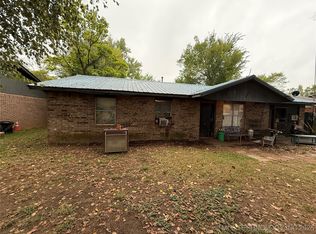326 E Cloud St, Bristow, OK 74010