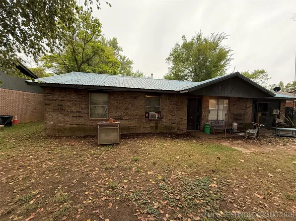 326 E Cloud St, Bristow, OK 74010