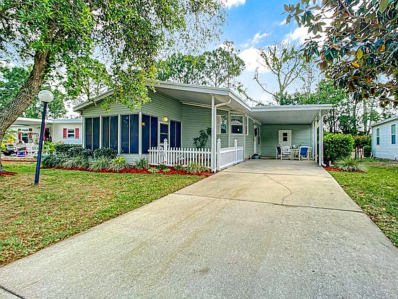 3rd image of 44 Bluewater Lake Cir