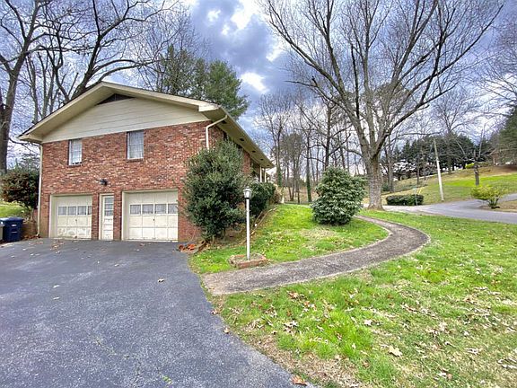 2nd image of 1416 Blackwell Dr