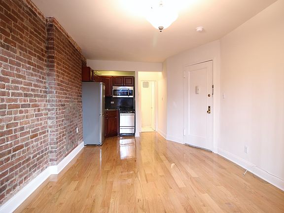 2nd image of 40 W 85th St APT Gf