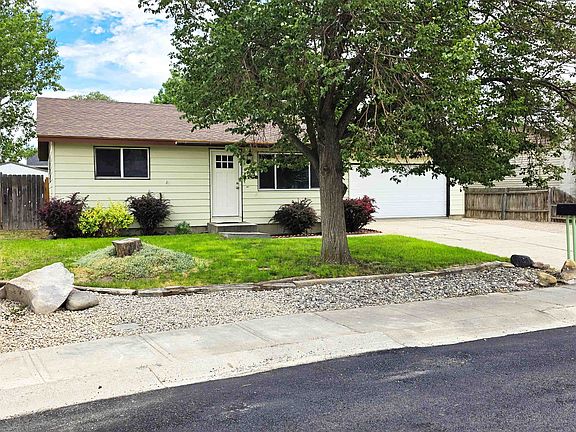 2nd image of 3760 Cardinal Dr
