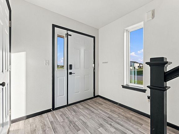 4th image of 3053 38th Ave S
