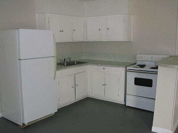 5th image of 3806 Wipprecht St #17039481