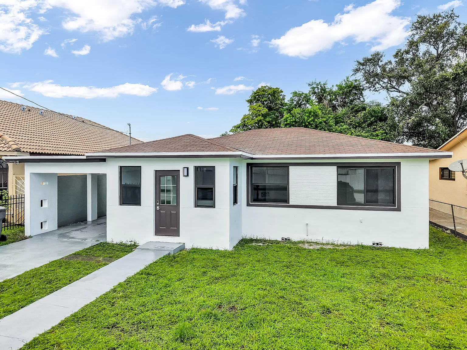 4 bed, 2.0 bath, 1038 sqft, $2,800 — Photo 2