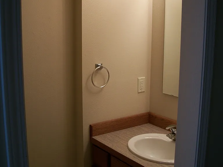 1304 W Babcock St #B — Photo 9