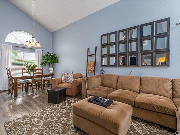 5th image of 2561 Shady Glen Ln