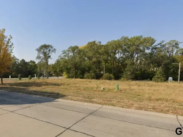 11804 Ashwood Dr, Bennington, NE 68007
