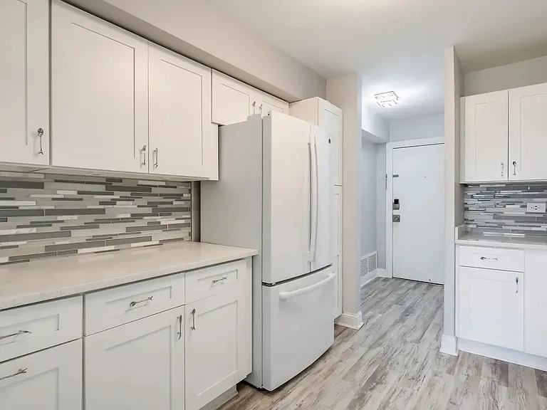 4000 Bayside Dr #205 — Photo 4