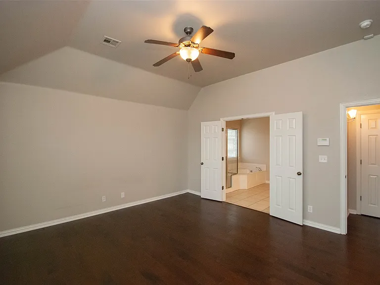 837 E Vancouver St — Photo 18