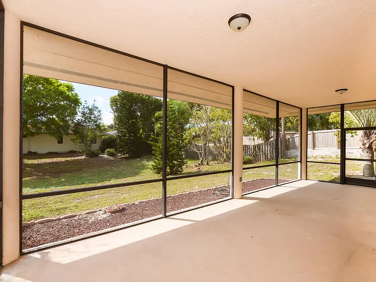 3764 NE Sandra Dr — Photo 19