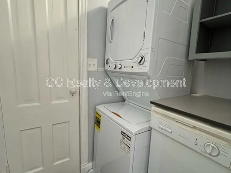 220 Main St #2R — Photo 4