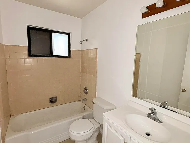 9406 Montgomery Dr — Photo 12