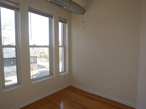 4th image of 2047 N Hoyne Ave #Ig1s